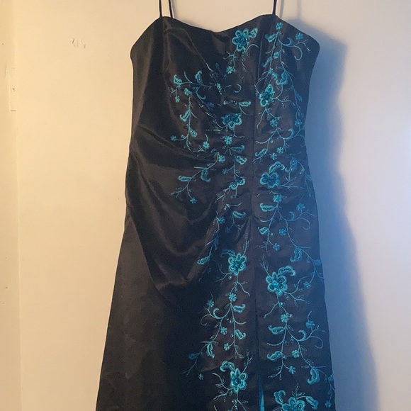Blondie Nites Prom Dress Size 5 - Picture 1 of 9